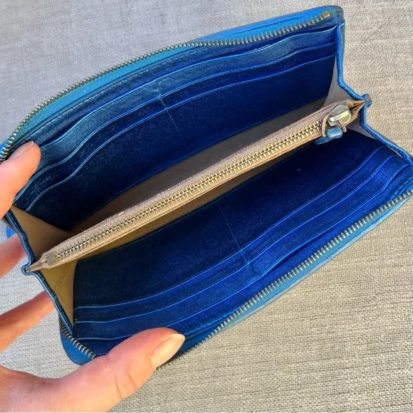 Bottega Veneta Metallic Blue Intrecciato Leather Zip Around Wallet - Picture 7 of 9